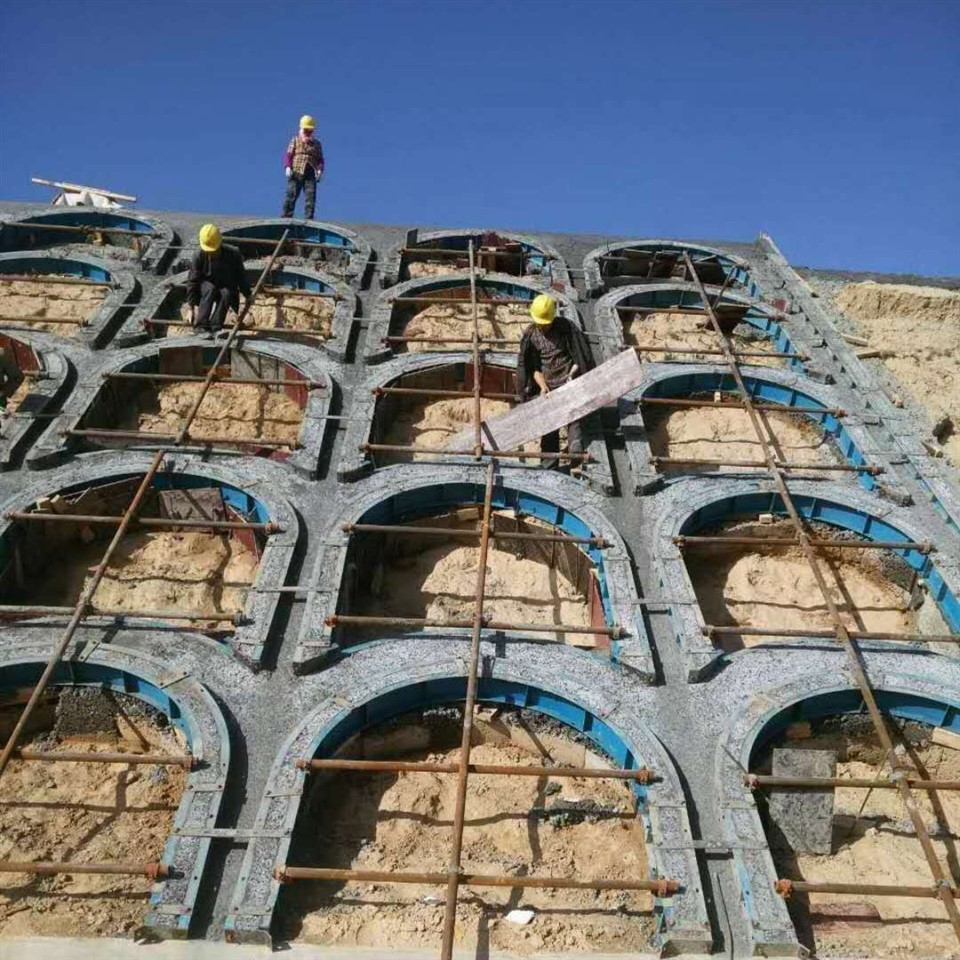 แม่พิมพ์ลาดโค้งกรอบ